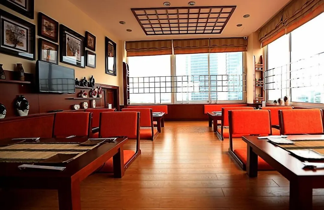 Bro & Sis Hotel-1