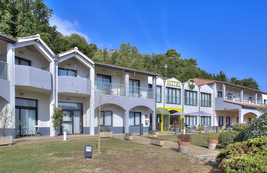 B&B HOTEL Villeneuve Loubet Village-1