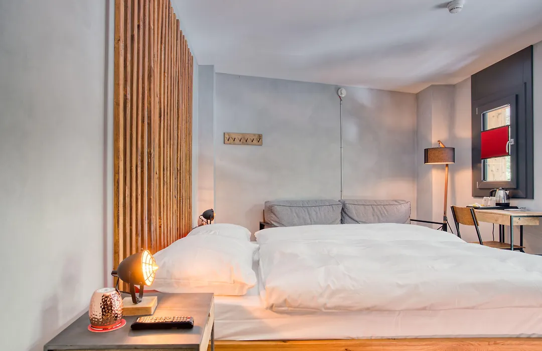 Alaia Lodge-1