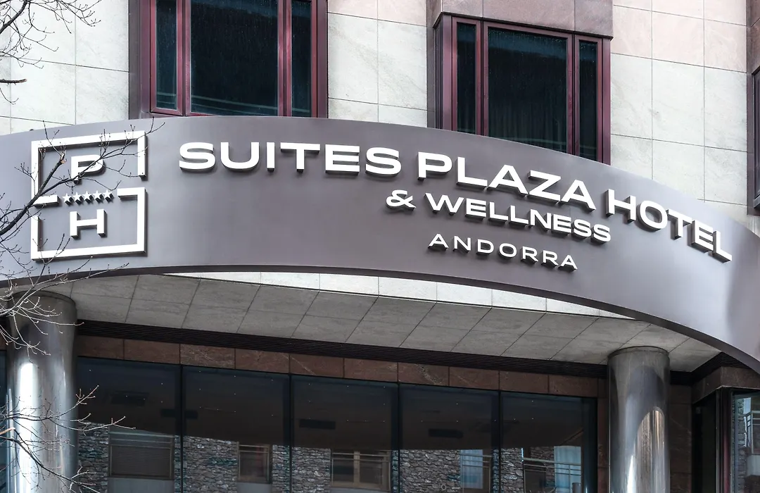 Suites Plaza Hotel & Wellness-1