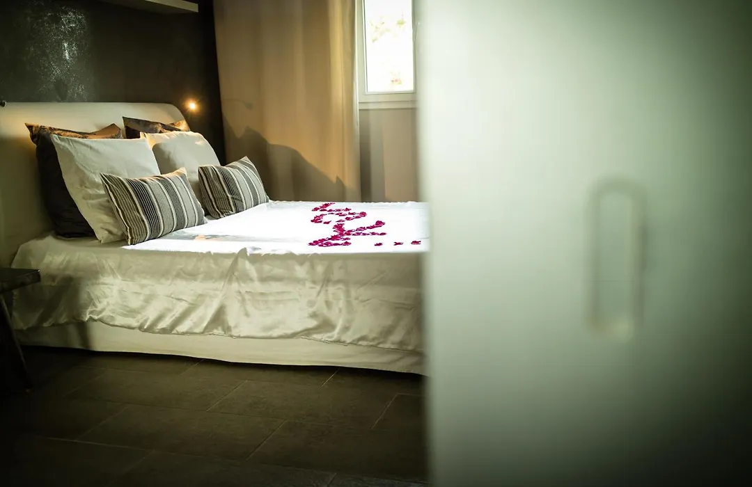Chambres d'hotes Deluxe Jacuzzi Mas de l'Etoile-1