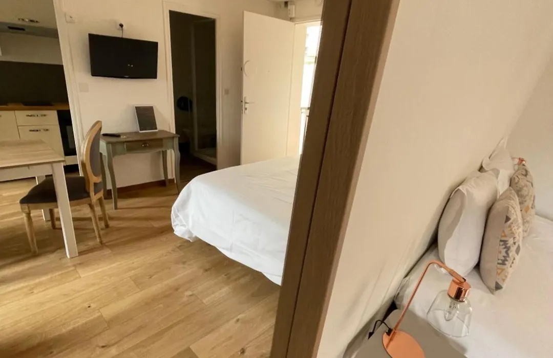 Hotel Abat Jour-1