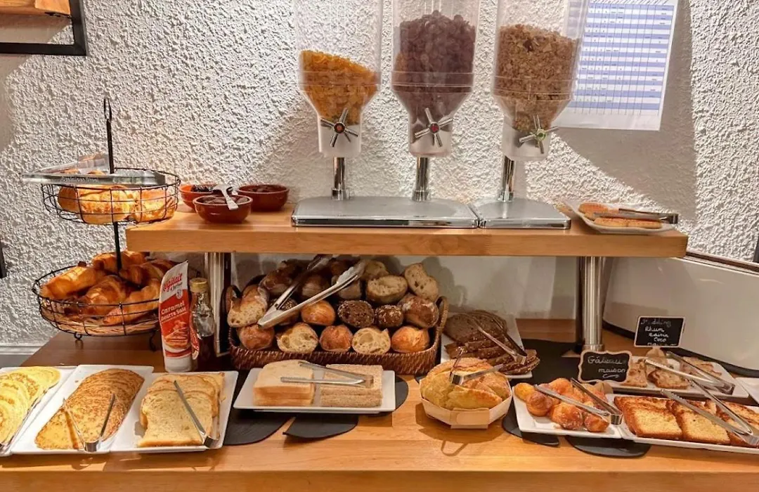 Logis Hotel Le Cerf-1