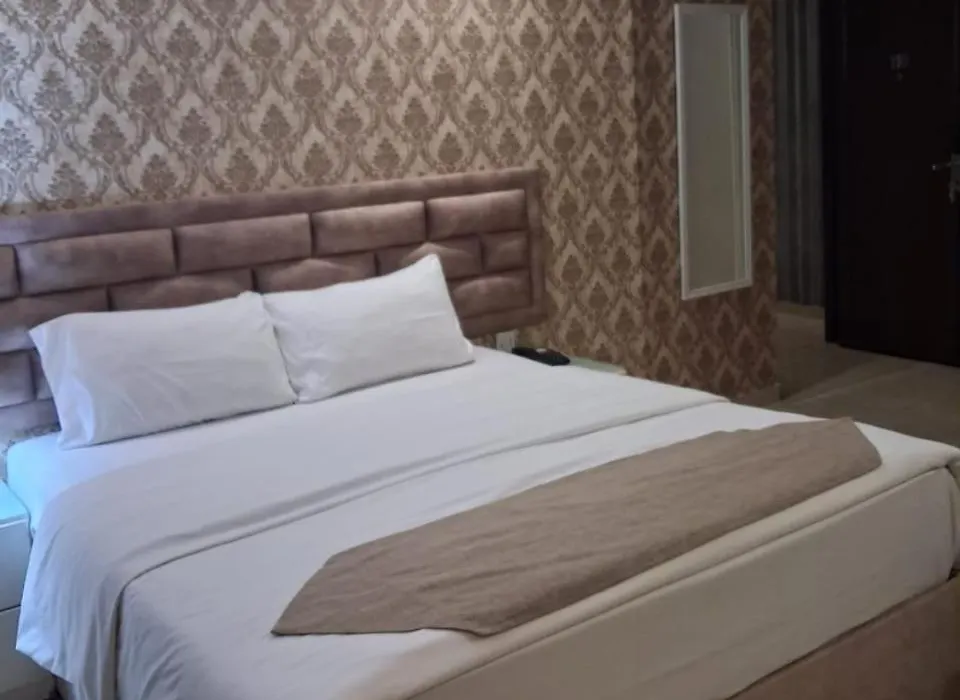 Beirut Hotel 1-1