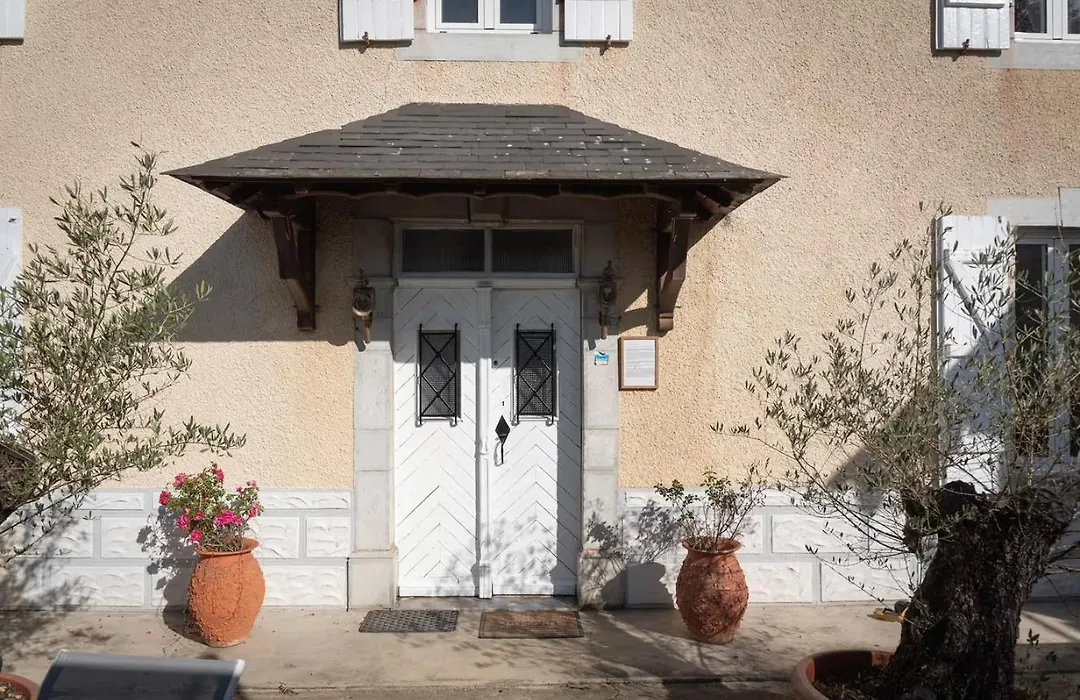 La Maison du soleil L Aulhere 3 étoiles ,Maison familiale 6-7 personnes, Jacuzzi , Massages bien-être en option-1