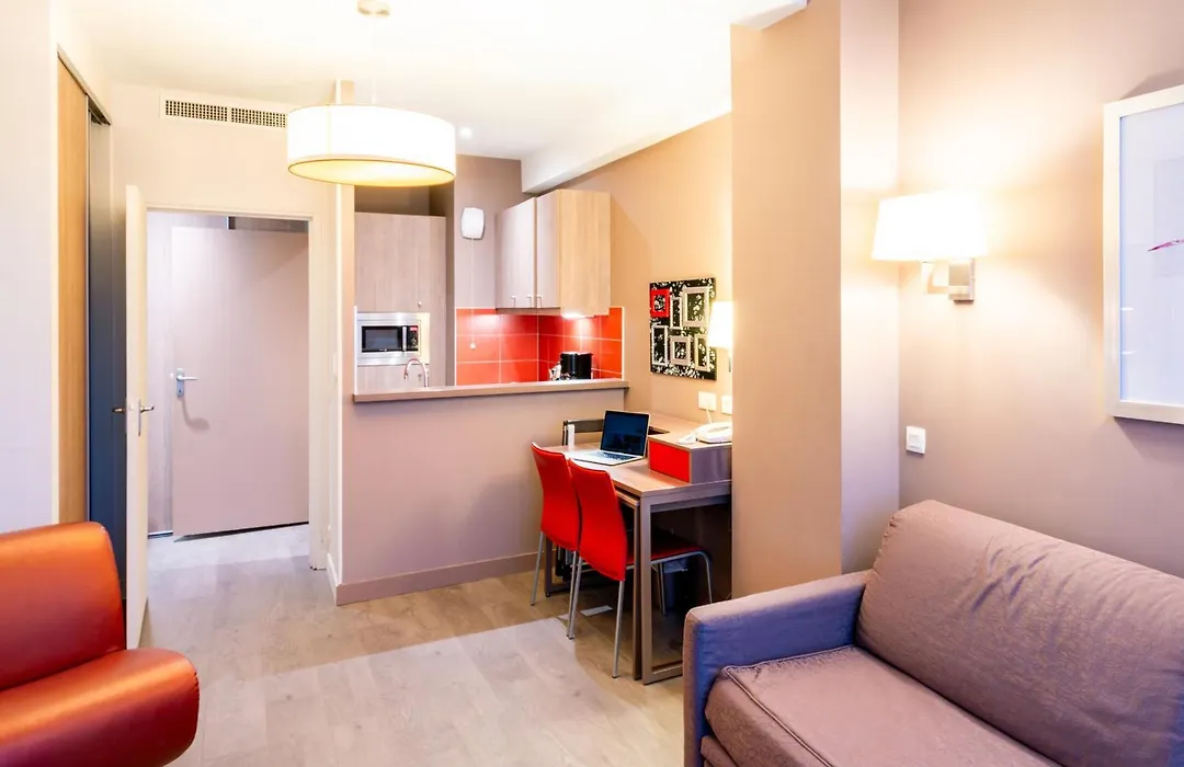 B&B HOME Caen Centre Gare-1