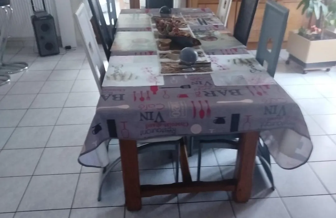 Chambre dans maison avec parking-1