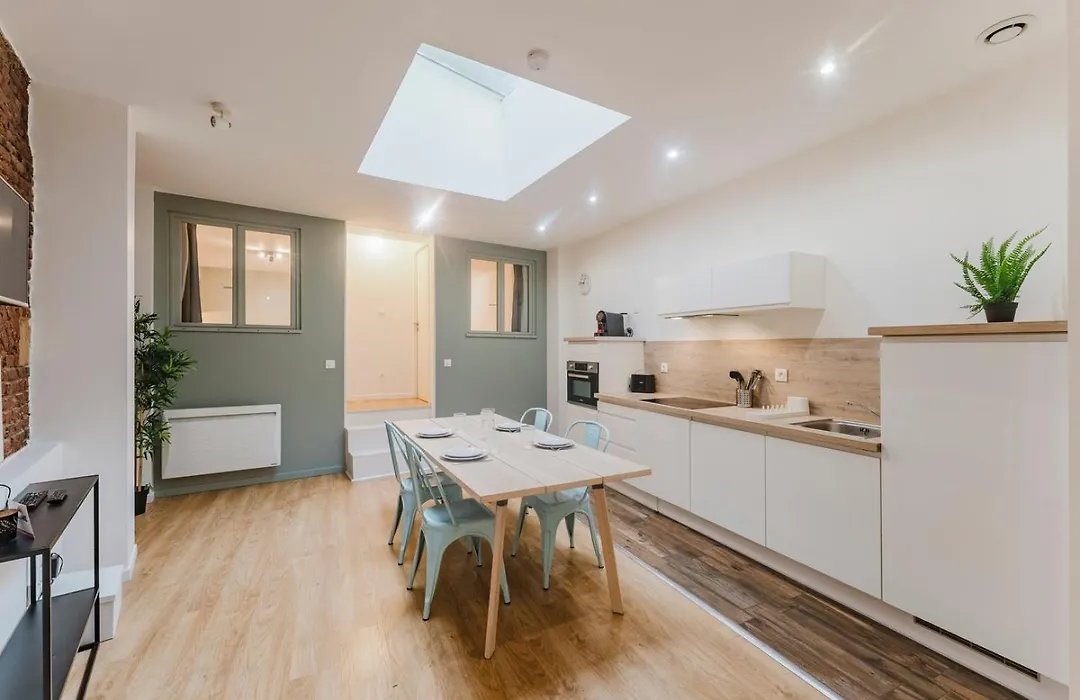 Lille Grand Place - Apartment With 2 Bedrooms-1