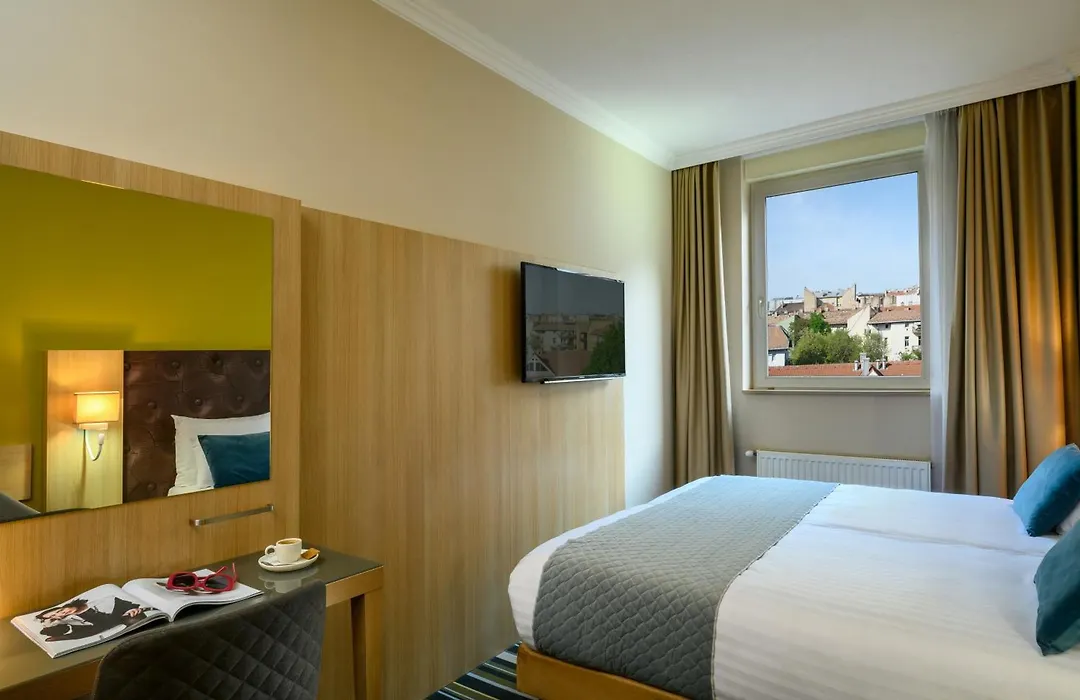 Leonardo Hotel Budapest-1