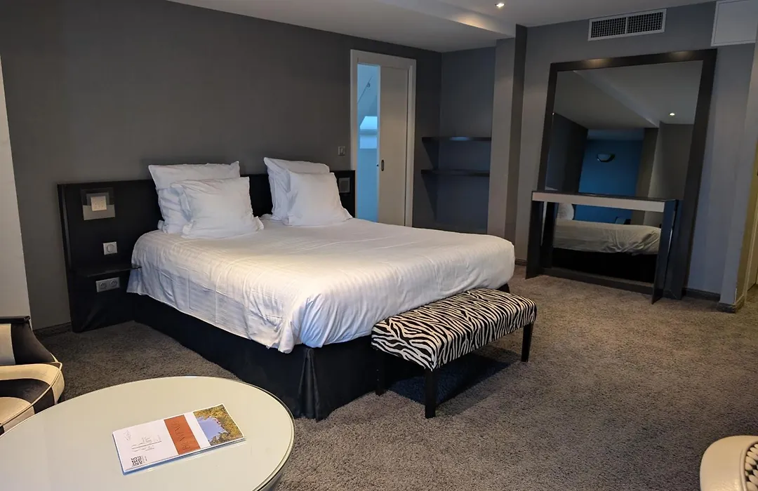 Logis Hotel Le Parc&Spa-1