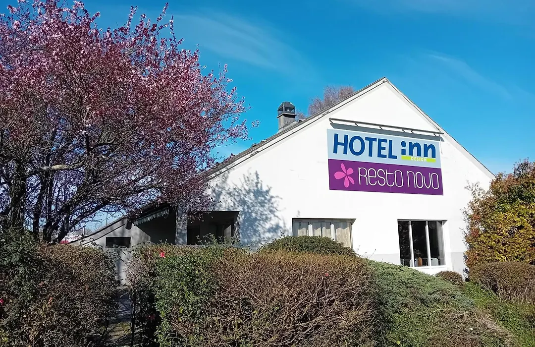 Hôtel Restaurant Campanile Laval-1