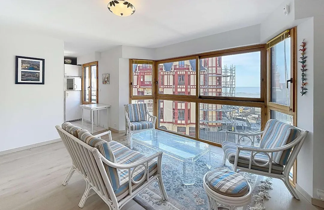 Grand duplex en centre-ville avec vue, à 50m de la plage, ascenseur, et WIFI - FR-1-361-165-1