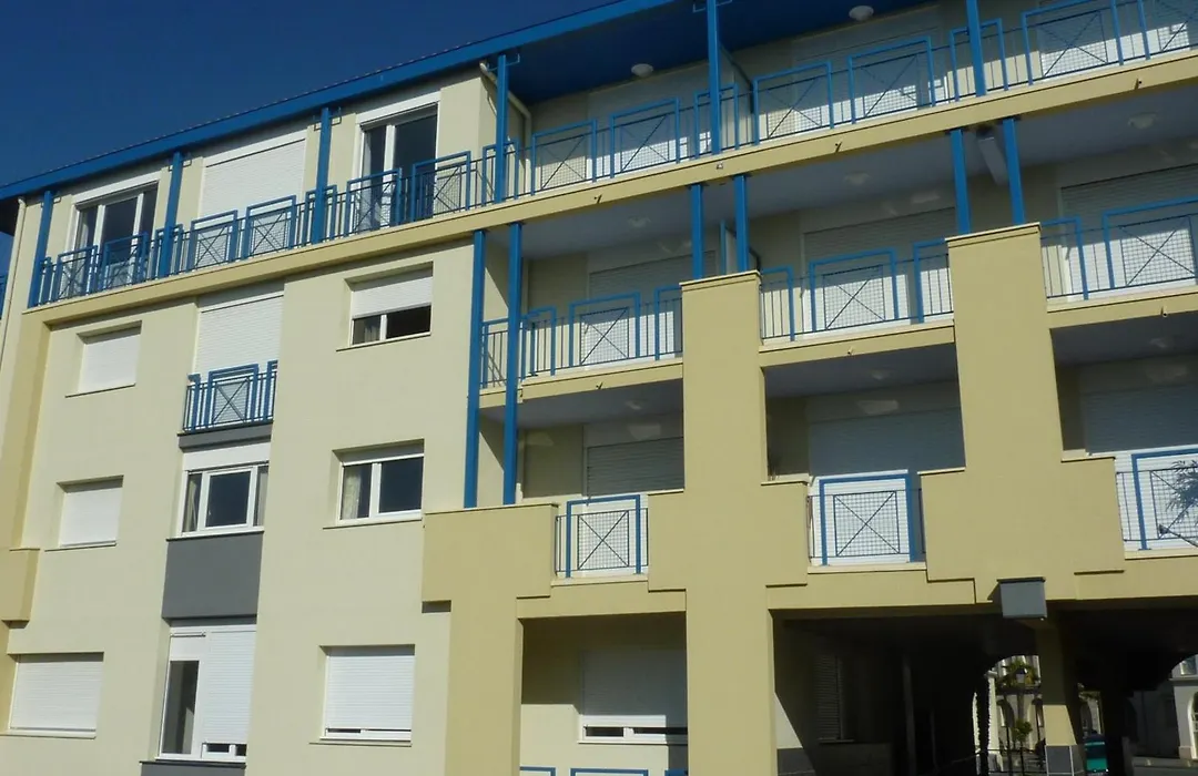 Châtelaillon-Plage : T2 panoramique sur la mer pour 2 avec piscine - FR-1-258-185-1