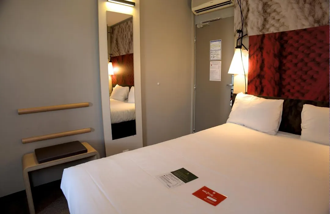Ibis Moulins-1