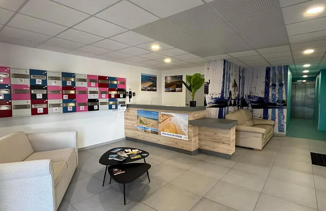 Appartement luxe 4 pers, bord de mer, balcon, piscine, animaux admis, parking, WiFi - FR-1-194-196-1