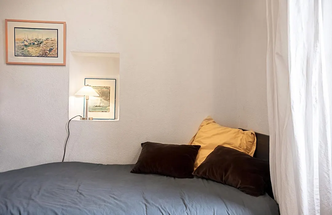 La Maison et son jardin clos-1