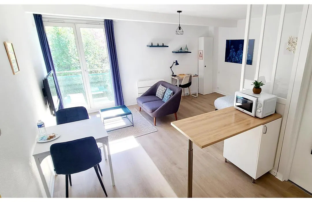 Grand Studio Neuf Parking Privatif 3 Minutes Gare Au Calme Parking Max 4M50-1