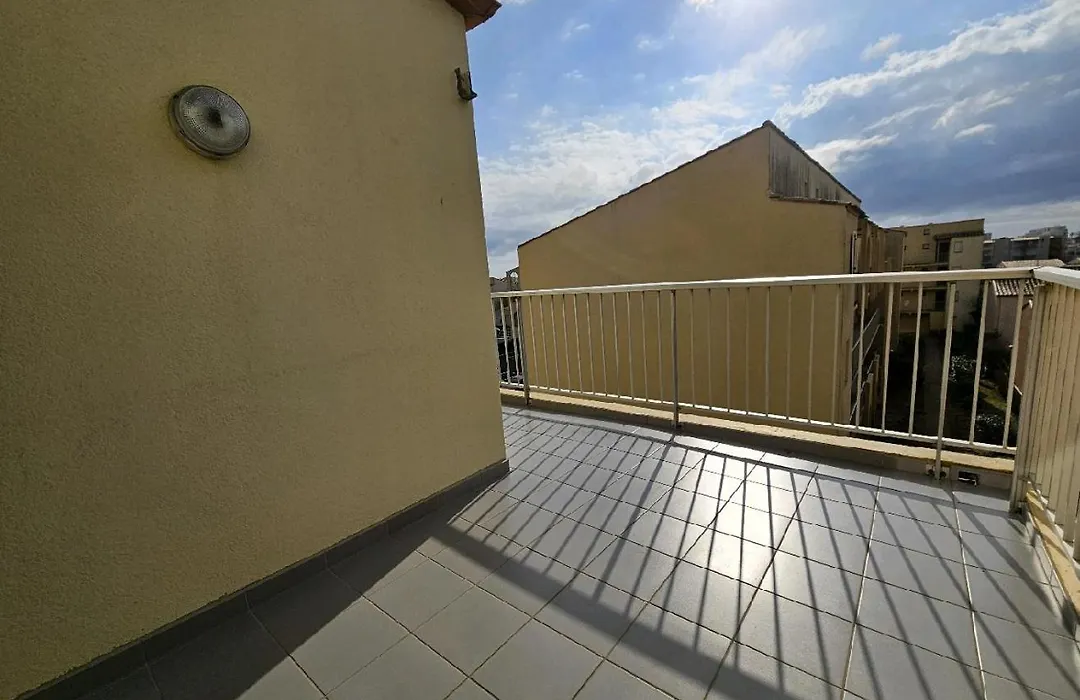030 CAP D'AGDE 2 pièces cabine et mezzanine avec parking-1