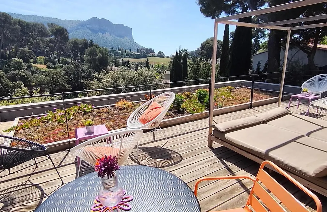 By Cassis Chambre Privee Dans Maison Familiale-1