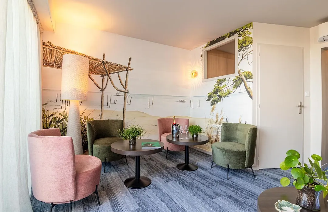 Logis Hôtellerie Les Brisants , Restaurant J M Perochon-1