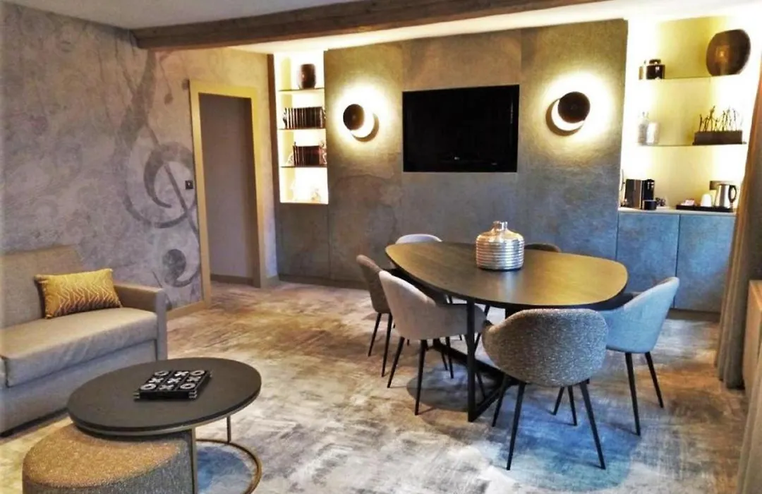 Best Western Le Cheval Blanc -Centre- Vieux Port-1