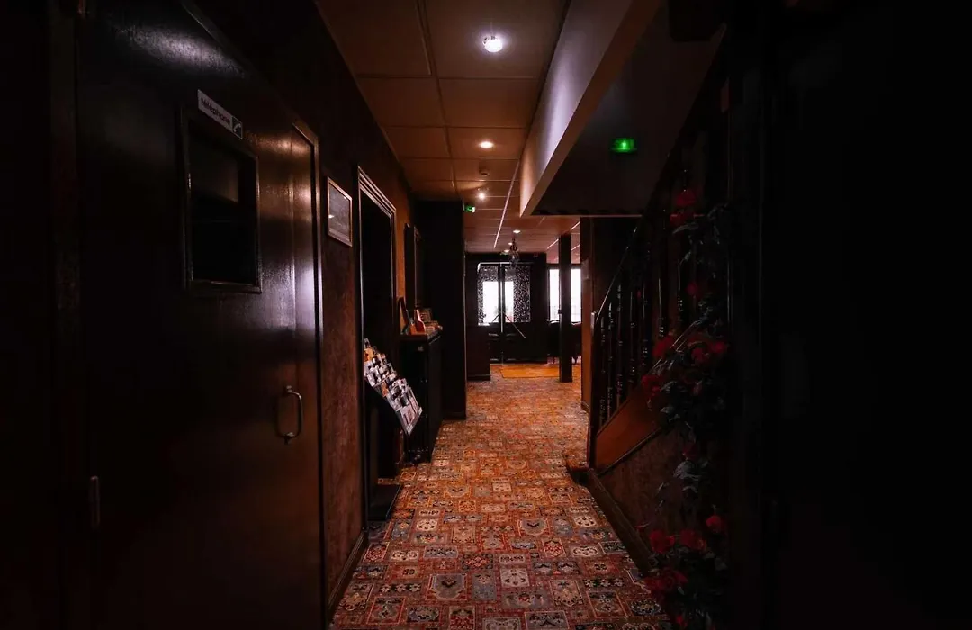 Metropol Hotel-1