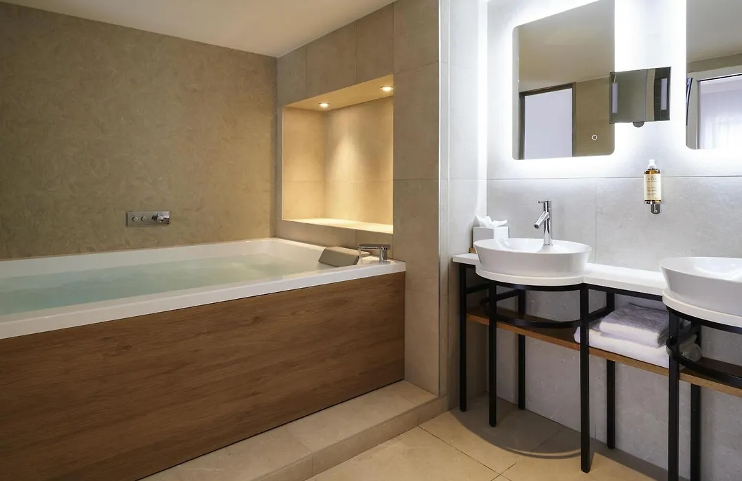 Mercure Avignon Gare TGV-1