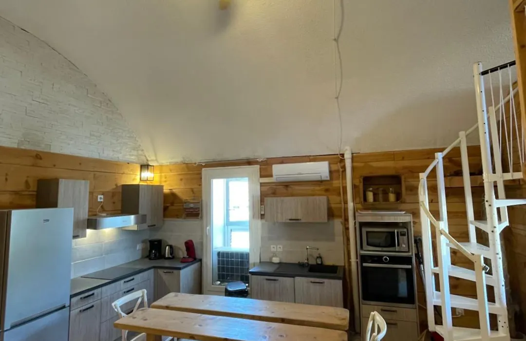 Duplex Climatisé 65m2 refait à neuf-1