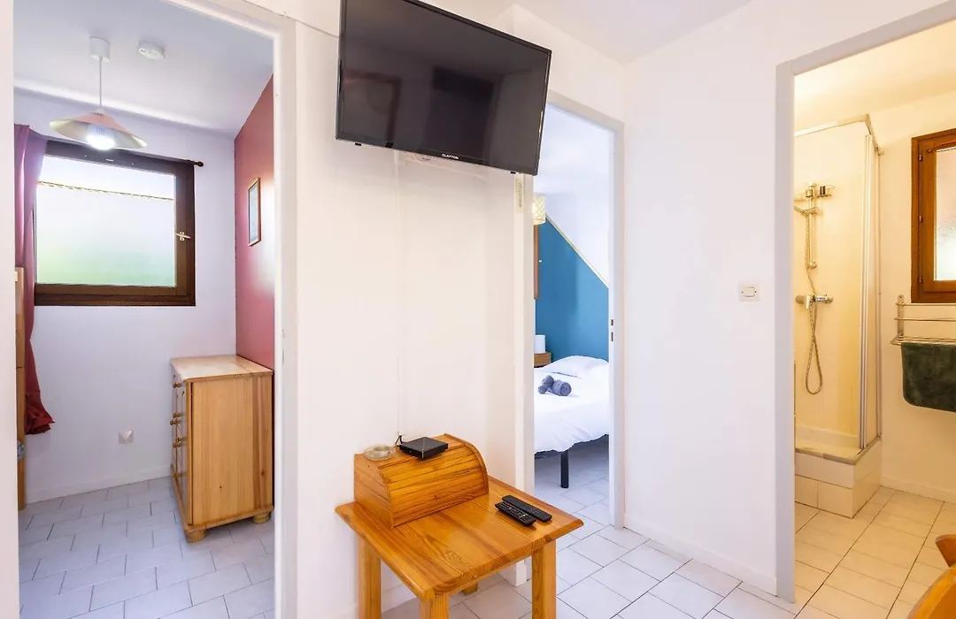 Pavillon indépendant pour 6 personnes dans une résidence sécurisée avec piscine-1