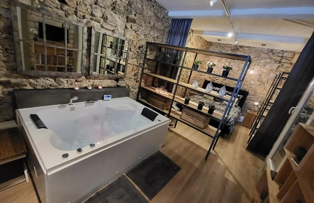 Loft Déco tout confort au coeur du quartier Haut-1