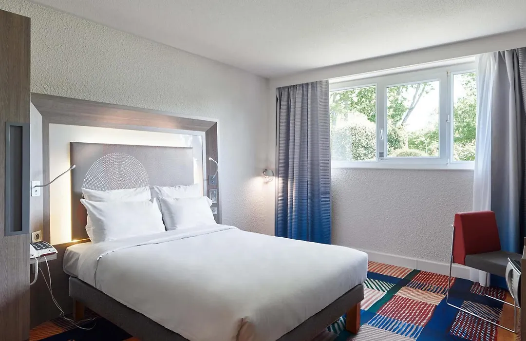 B&B HOTEL Cergy Port 4 étoiles-1