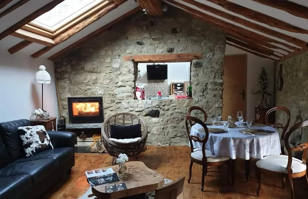 La Petite Chapelle-1