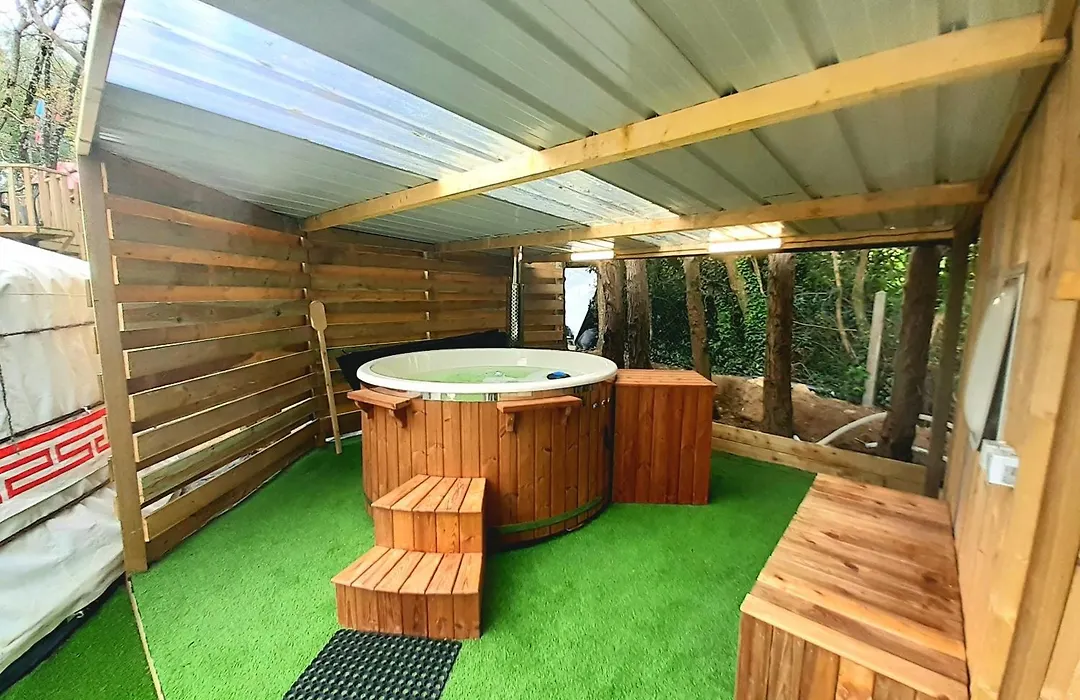 Yourte avec bain nordique-1