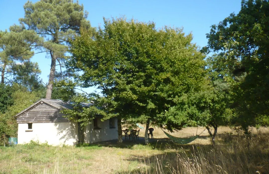 maisonnette écologique isolée en botte de paille-1