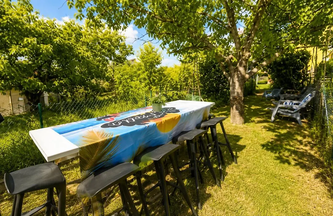 F2 Jardin Jaccuzzi Barbecue-1