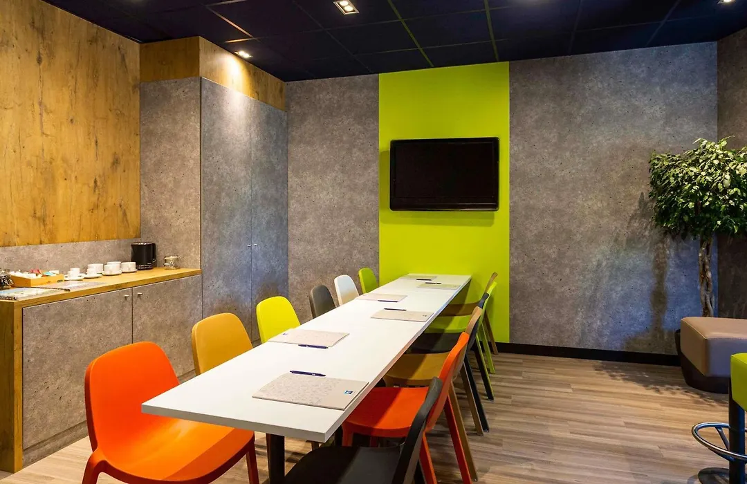 ibis budget Bordeaux Centre - Gare Saint Jean-1