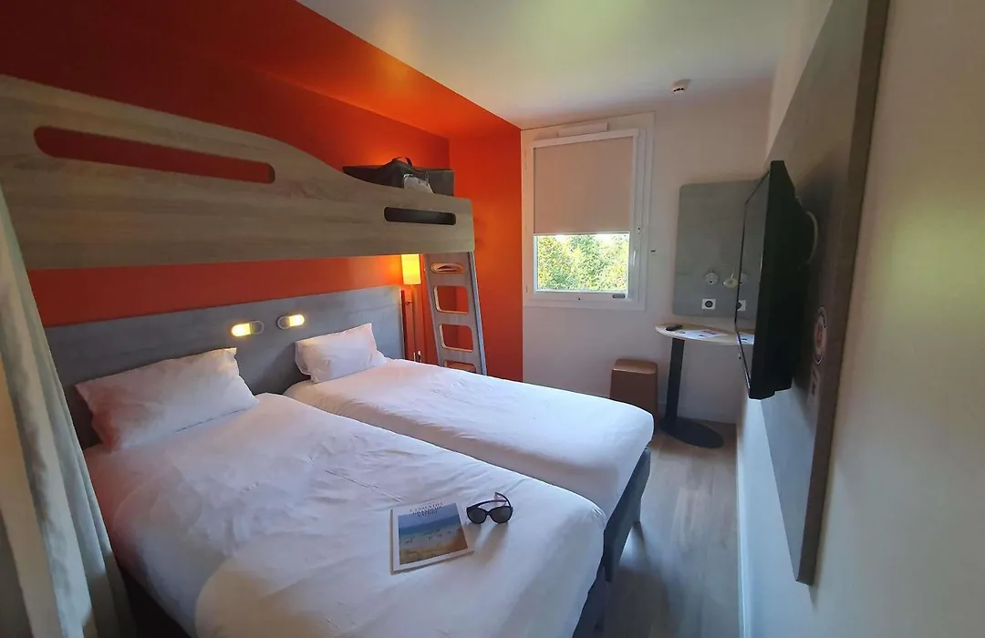 ibis budget Coutances-1