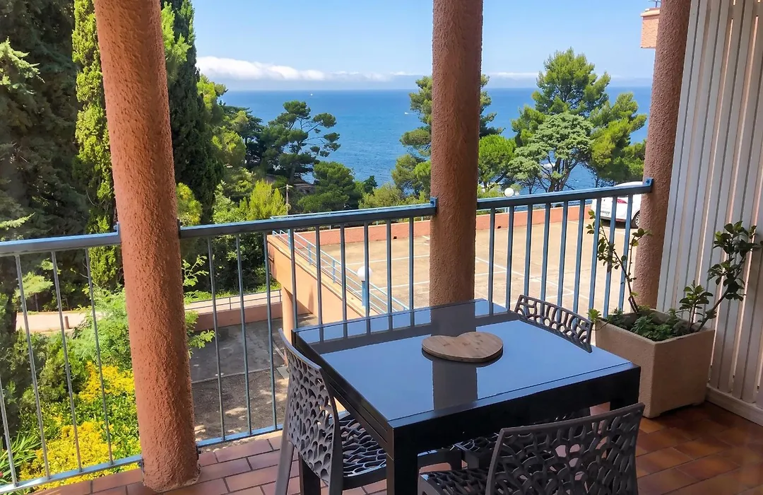 Studio a Collioure a 150 m de la plage avec vue sur la mer et balcon amenage-1