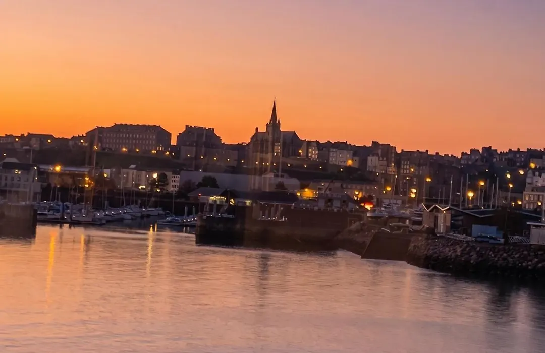 Appartement d'une chambre avec vue sur la mer et wifi a Granville a 1 km de la plage-1