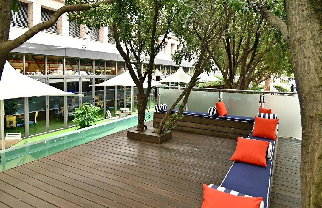 Fountains Hotel By Neighbourgood-1