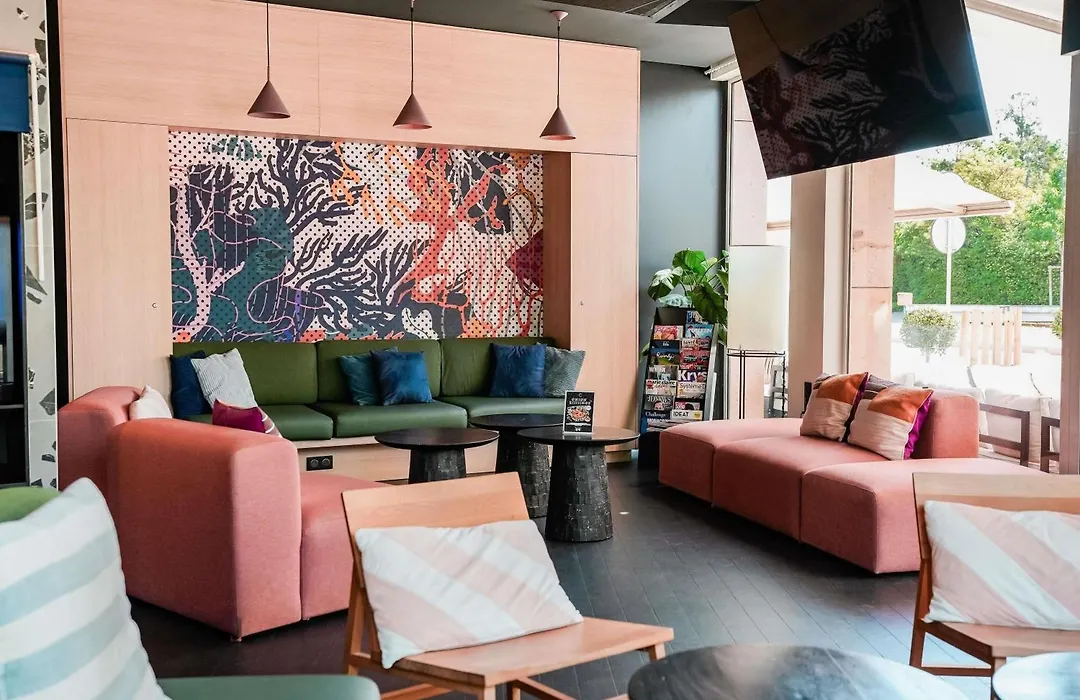 Ibis Martigues Centre-1