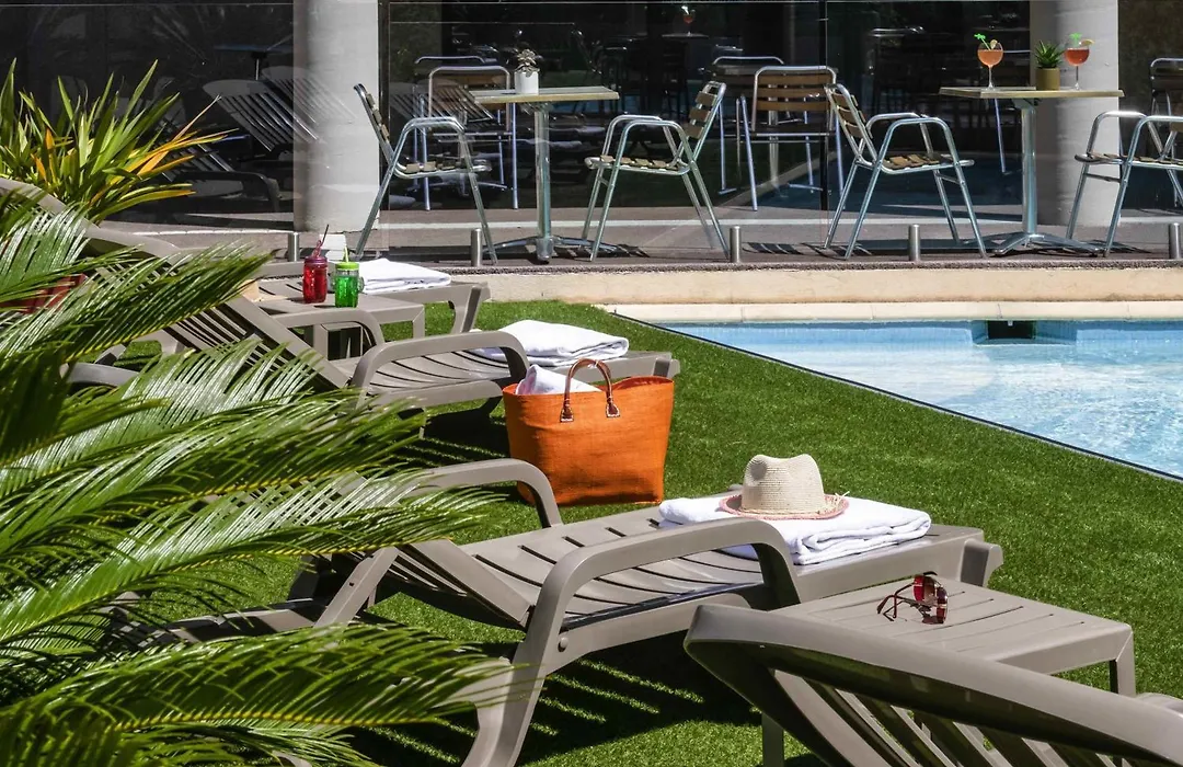 Ibis Hyeres Centre-1