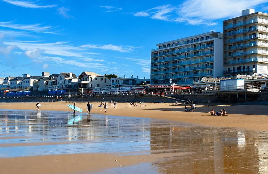 Résidence La Garenne à La Grande Plage, vue mer, piscine et parking privé, 6 personnes-1
