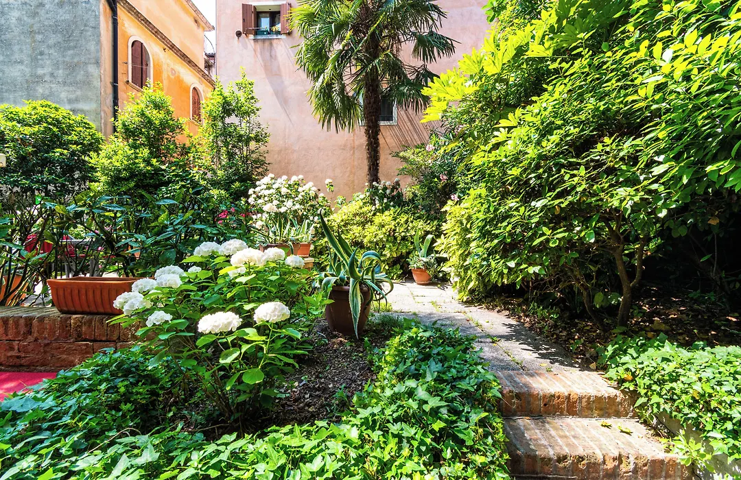 Hotel Amadeus-1