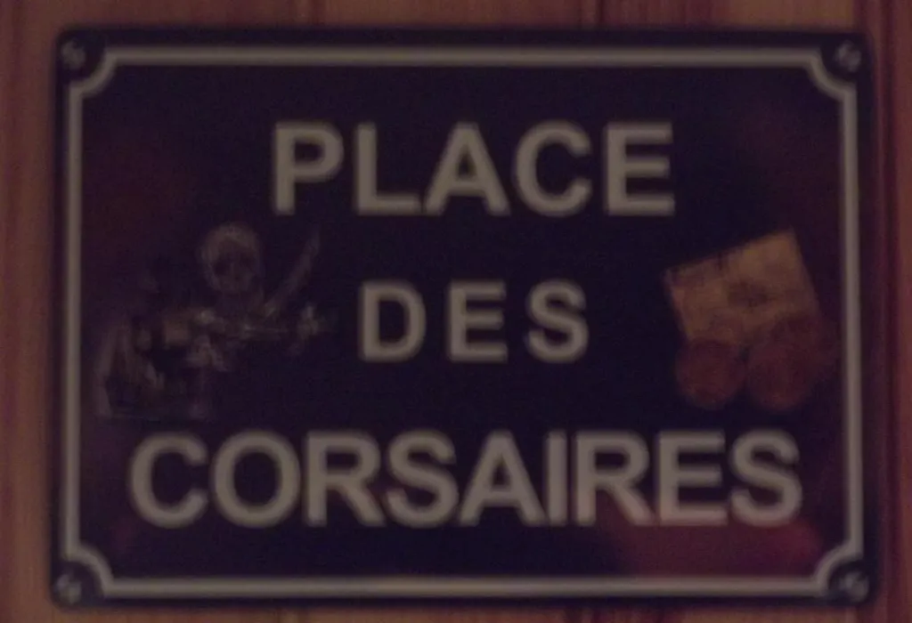 Les Comptoirs-1