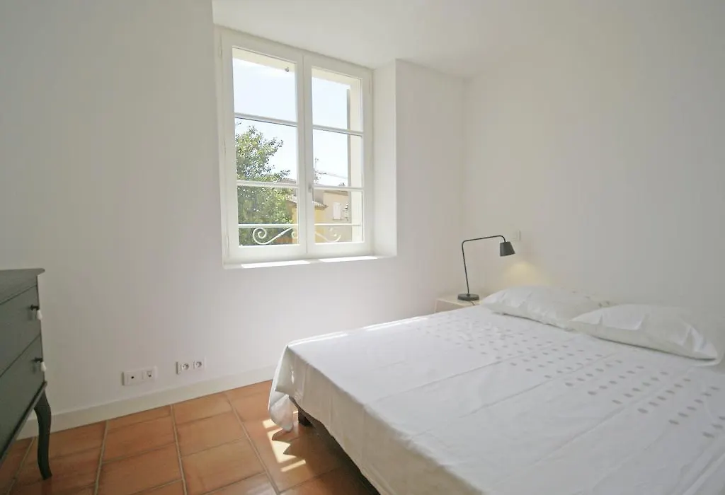 Lavish Holiday Home In Saint Tropez Near Beach-1