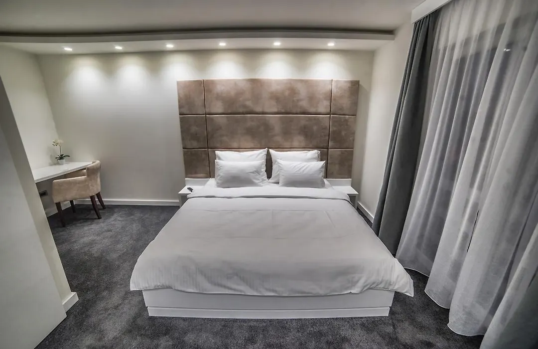 Hotel Forty Two-1