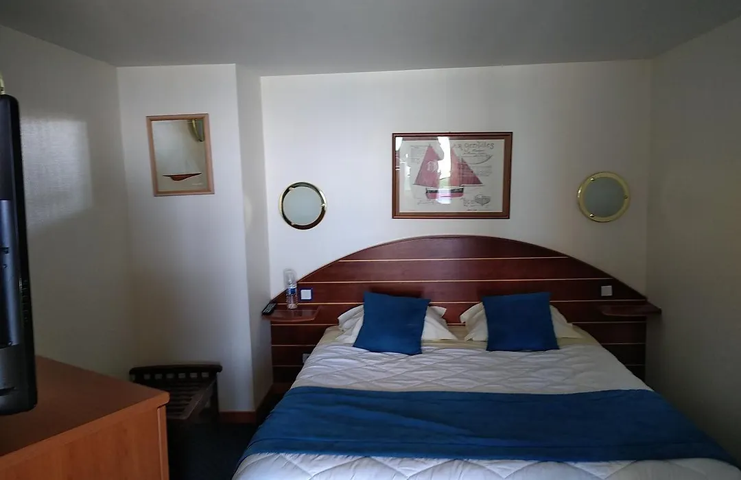 Hotel De La Mer-1