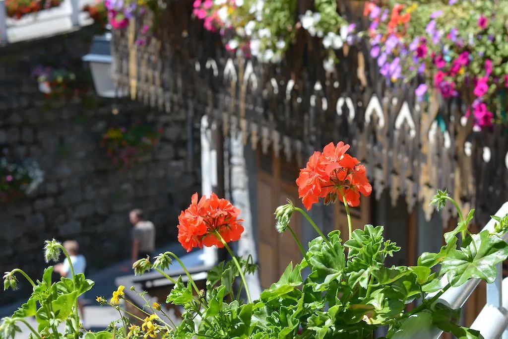 Hotel Rhodos Morzine-1
