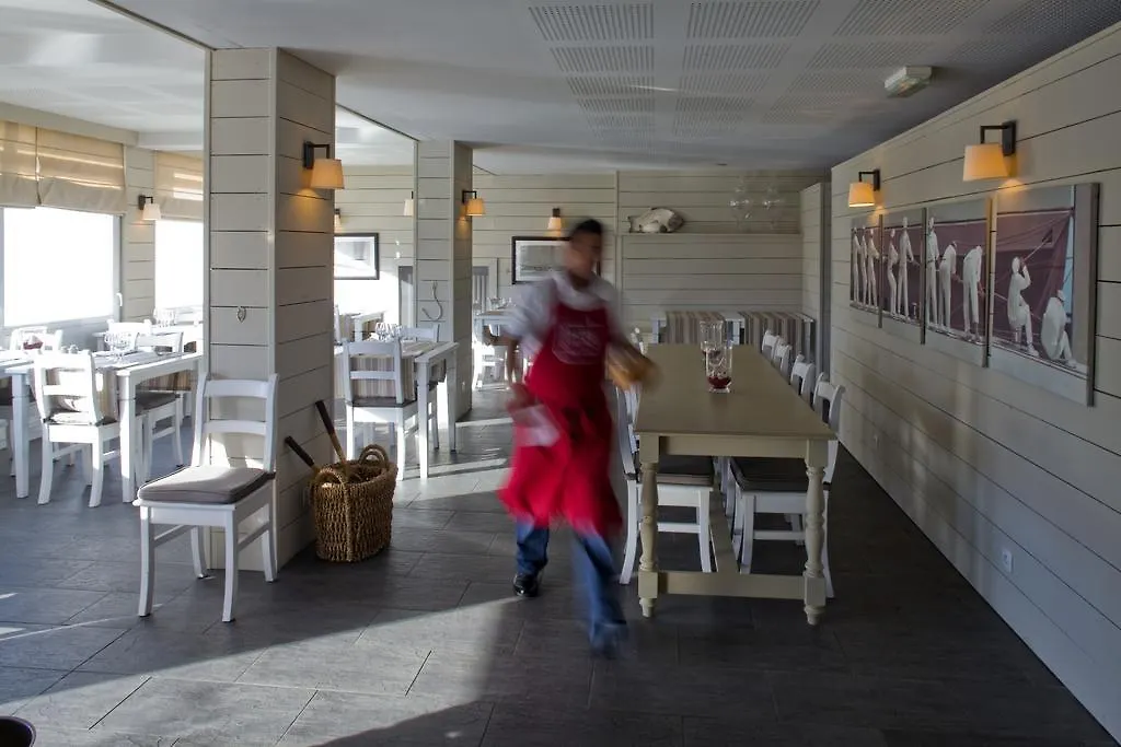 Hotel Restaurant Des Isles-1